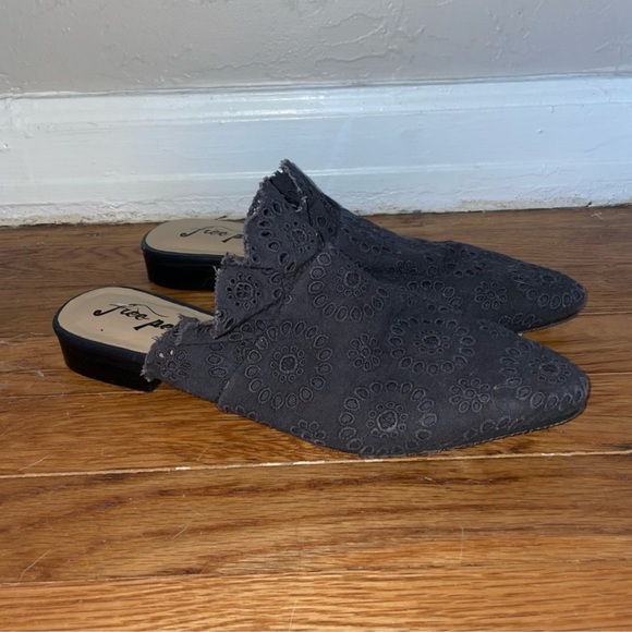 Free People Sienna Lace Eyelet Slip-On Pointed Toe Mules - Picture 2 of 6